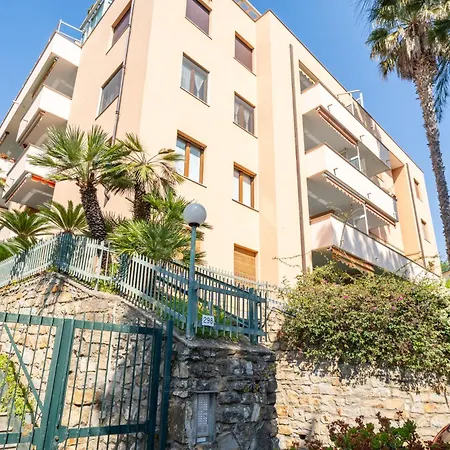 Guesthost - Bright Seaview In San Remo