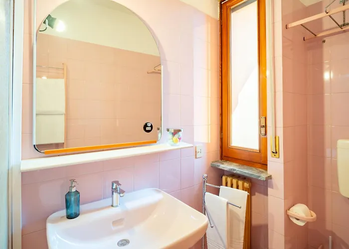 Guesthost - Bright Seaview In