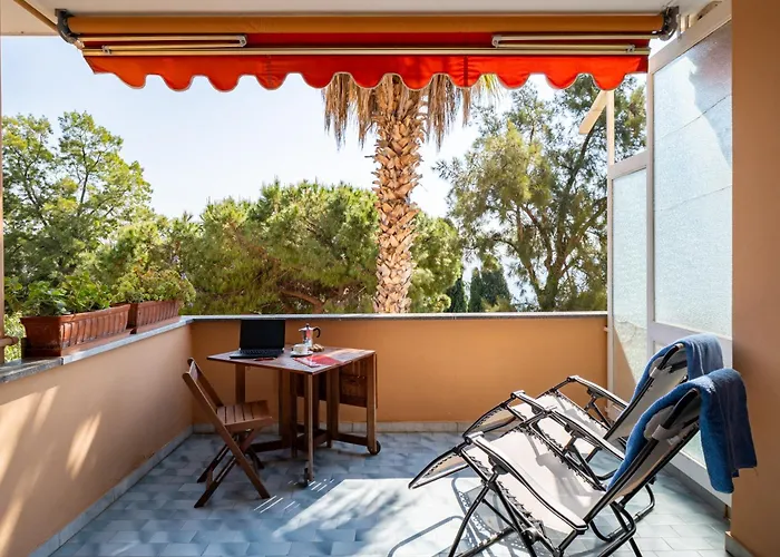 Guesthost - Bright Seaview In