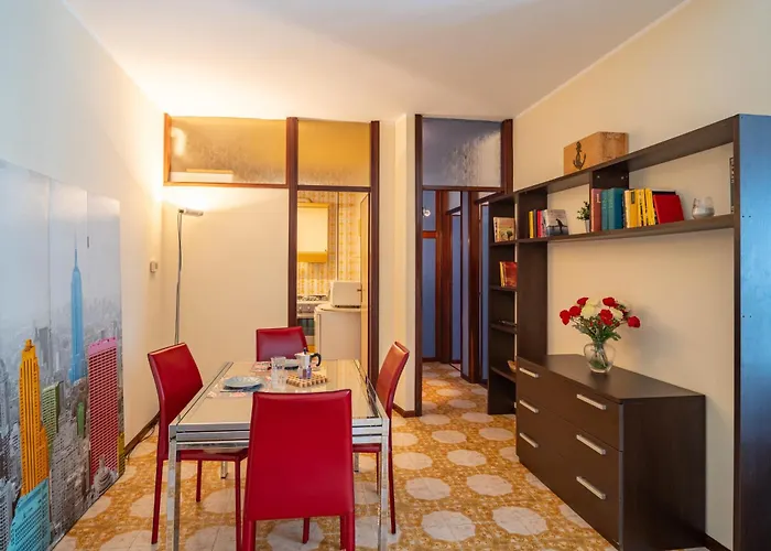 Guesthost - Bright Seaview In Apartment