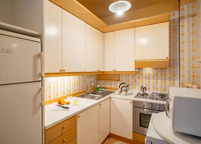 Guesthost - Bright Seaview In